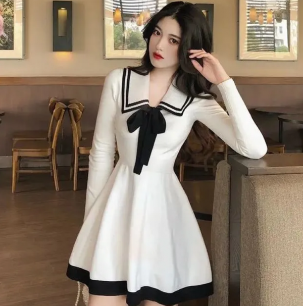 Gaun kerah sailor